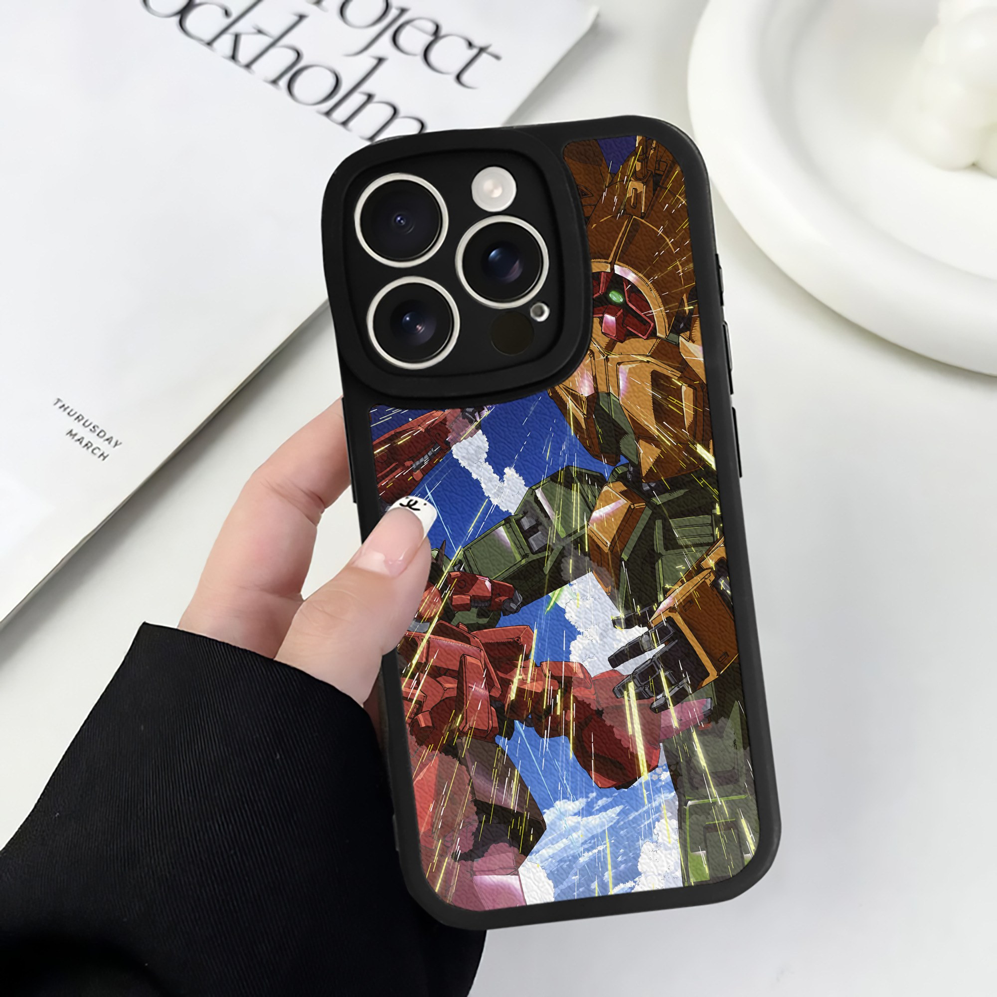 （画像用） 機動戦士ガンダム Mobile Suit Gundam 【iPhone 16シリーズ対応】シリコンスマホケース（レザー調） 材質：シリコン